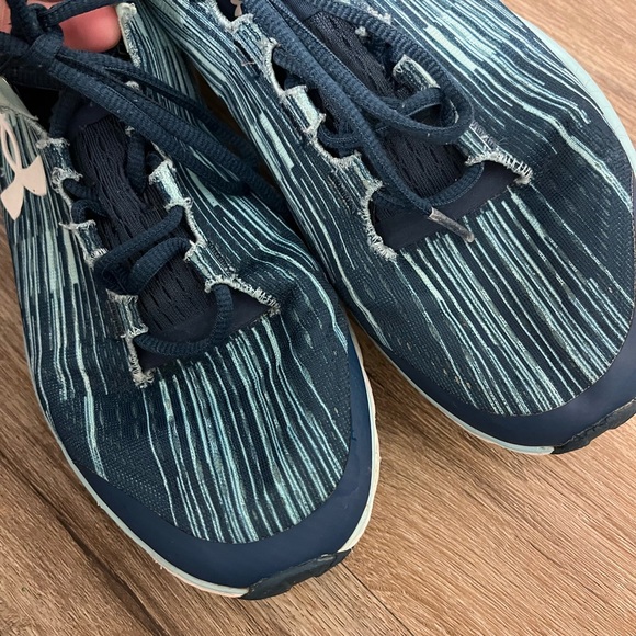 Under armour size 9 women’s tennis shoes - Picture 4 of 5